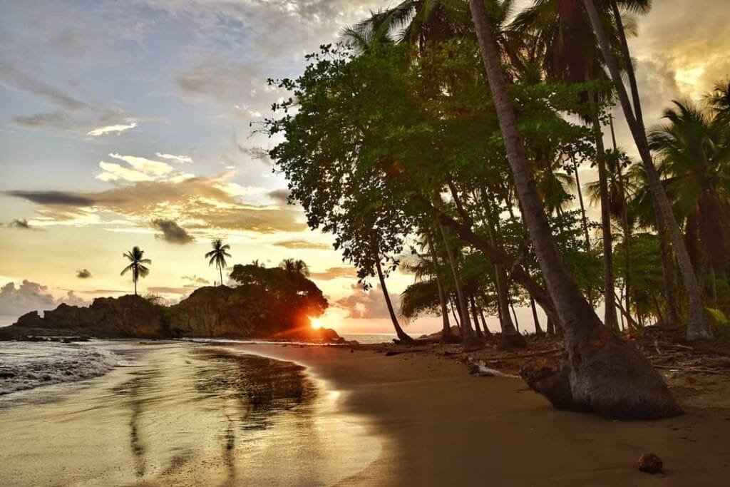 Playa Dominicalito